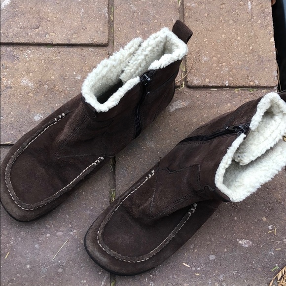 SOLD! BASS Ankle Boots with Fur Lining. - Picture 8 of 8